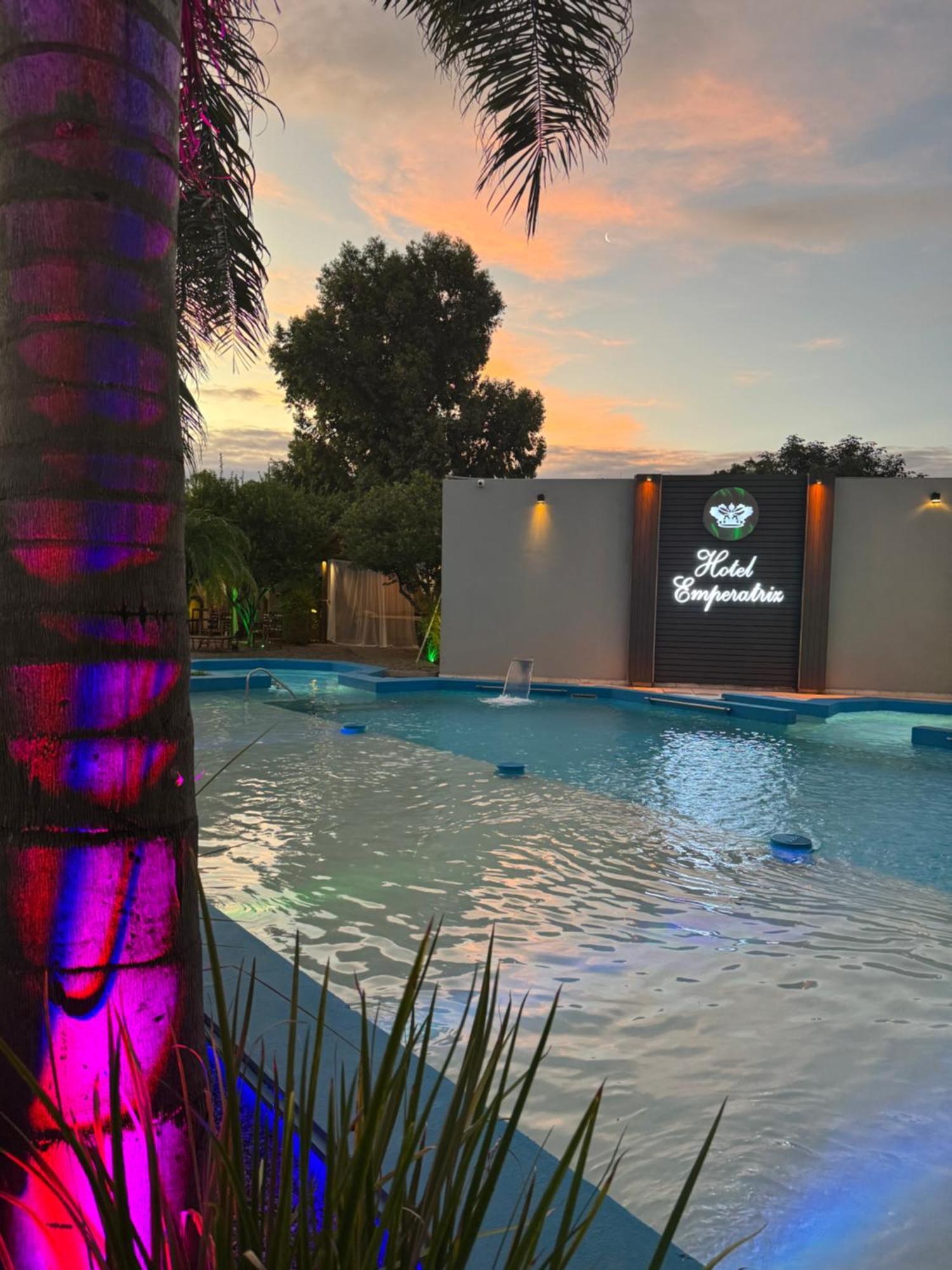 Hotel Termal Emperatriz Termas de Río Hondo Zewnętrze zdjęcie